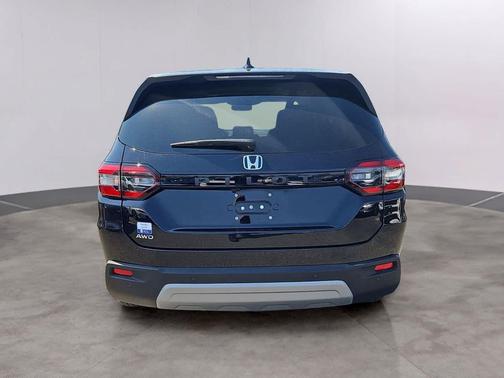 Crystal Black Pearl 2024 Honda Pilot EX-L 7 Passenger