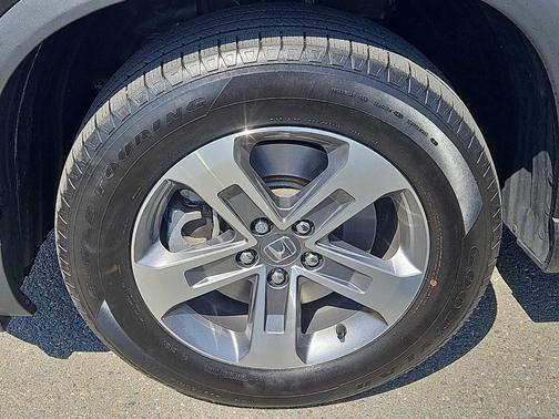 Crystal Black Pearl 2024 Honda Pilot EX-L 7 Passenger