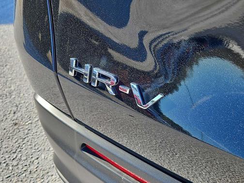 Crystal Black Pearl 2026 Honda HR-V LX