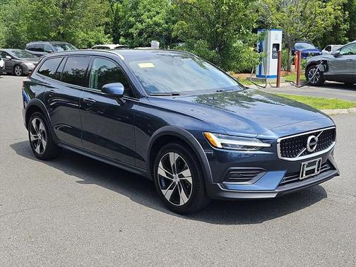 2020 Volvo V60 Cross Country T5