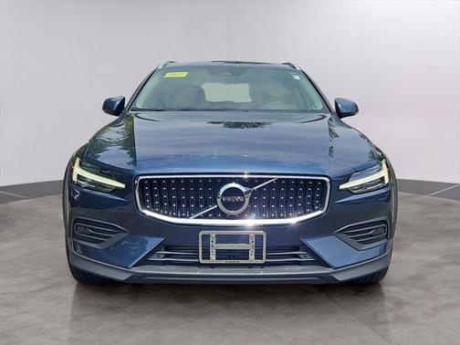 2020 Volvo V60 Cross Country T5