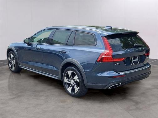 2020 Volvo V60 Cross Country T5