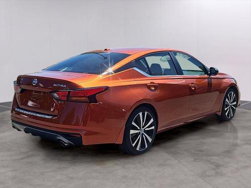 2020 Nissan Altima SR FWD