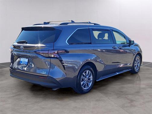 2024 Toyota Sienna XLE 7 Passenger