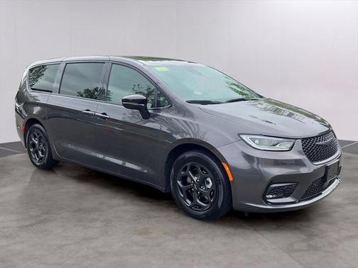 2023 Chrysler Pacifica Hybrid Limited