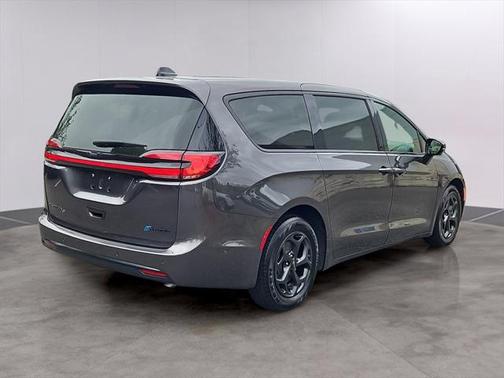 2023 Chrysler Pacifica Hybrid Limited
