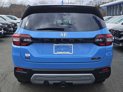 Diffused Sky Blue Pearl 2023 Honda Pilot AWD TrailSport