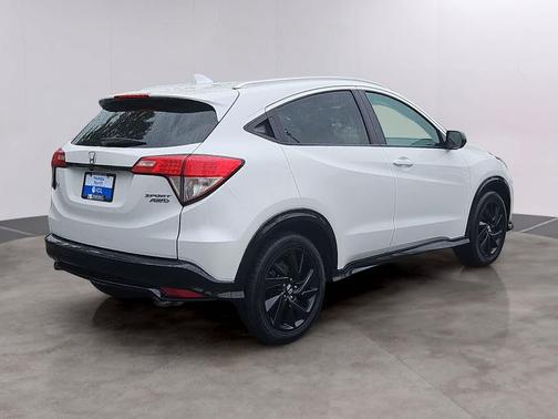 Platinum White Pearl 2022 Honda HR-V AWD Sport