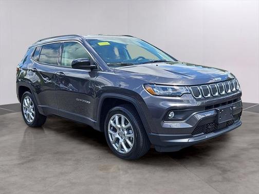 2022 Jeep Compass Latitude Lux