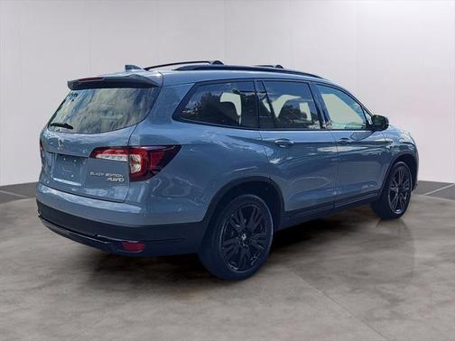 2022 Honda Pilot AWD Black Edition