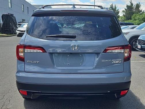 2022 Honda Pilot AWD Black Edition
