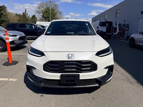 Platinum White Pearl 2024 Honda HR-V AWD Sport
