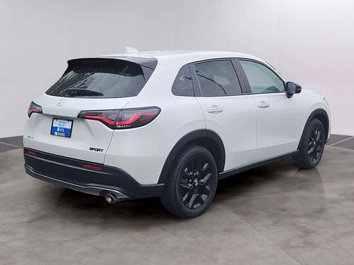 Platinum White Pearl 2024 Honda HR-V AWD Sport