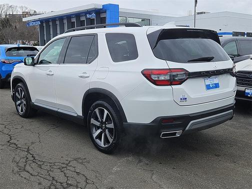 2025 Honda Pilot Touring 8-Passenger