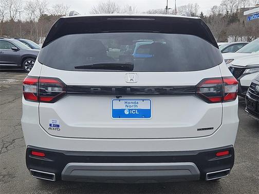 2025 Honda Pilot Touring 8-Passenger