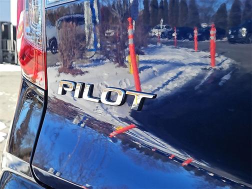 2022 Honda Pilot Touring 8-Passenger