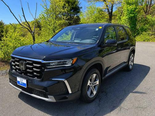 Crystal Black Pearl 2023 Honda Pilot AWD EX-L 7 Passenger