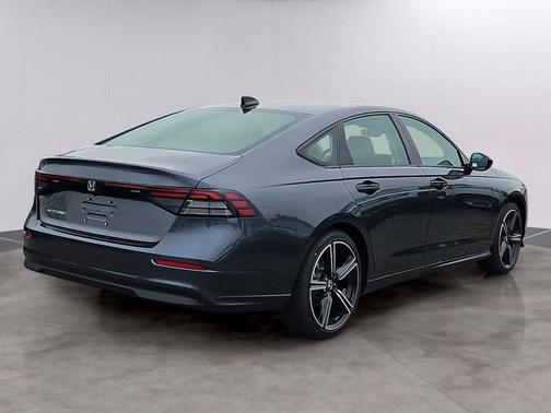 Meteorite Gray Metallic 2026 Honda Accord SE