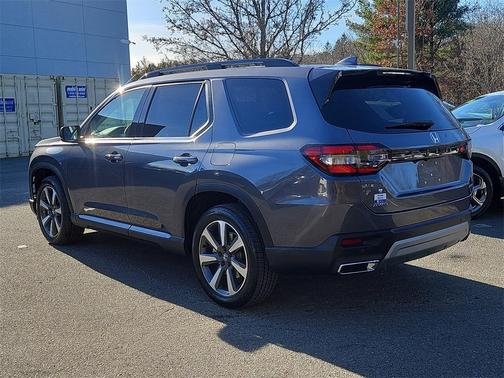 2025 Honda Pilot Touring 8-Passenger
