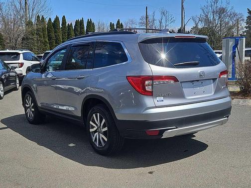 Lunar Silver Metallic 2021 Honda Pilot AWD EX-L