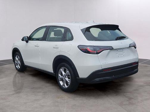Platinum White Pearl 2024 Honda HR-V LX