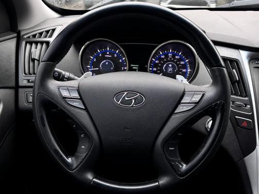 2011 Hyundai SONATA SE