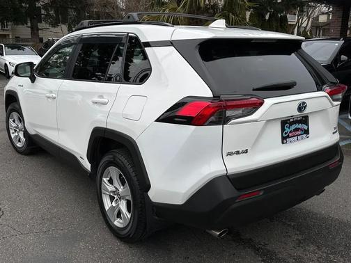 2019 Toyota RAV4 Hybrid XLE