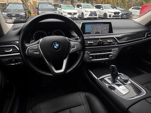 2018 BMW 740 i