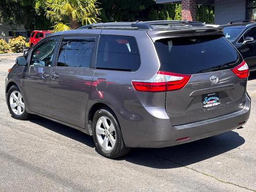 2015 Toyota Sienna LE