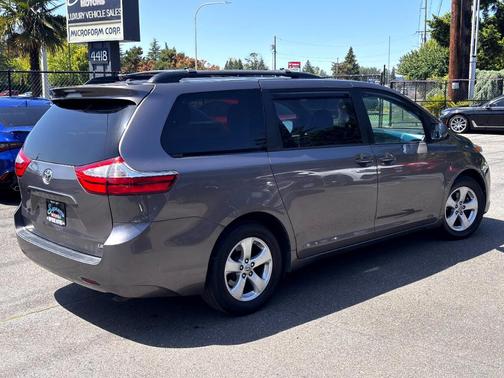 2015 Toyota Sienna LE