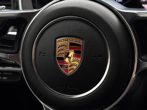 2018 Porsche Macan S