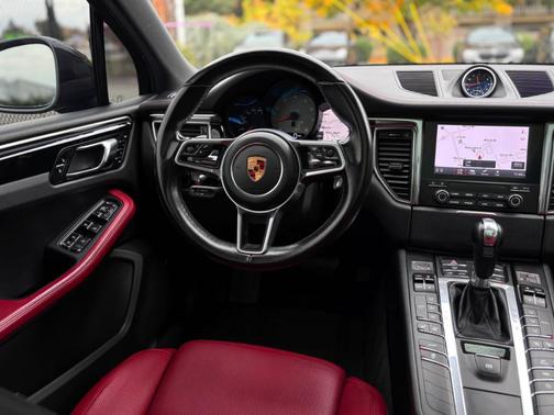 2018 Porsche Macan S