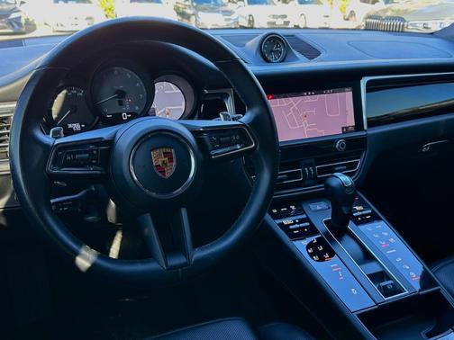 2022 Porsche Macan S