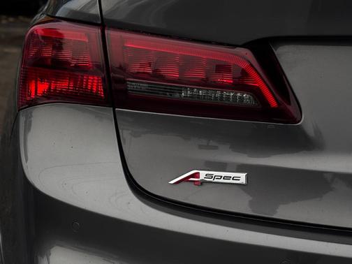 2019 Acura TLX V6 Technology & A-Spec
