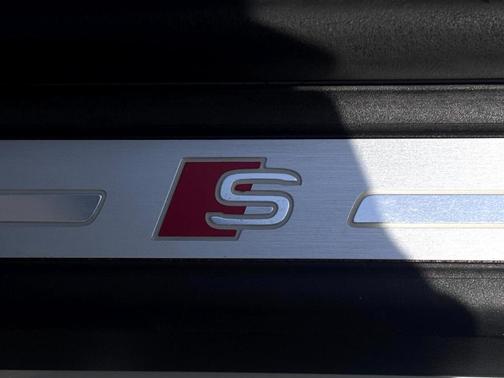 2020 Audi Q8 55 Premium