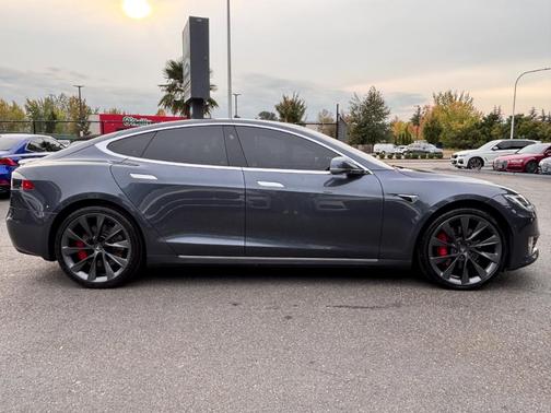 2020 Tesla Model S Performance