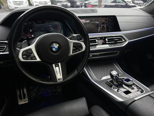 Black 2022 BMW X7 xDrive40i