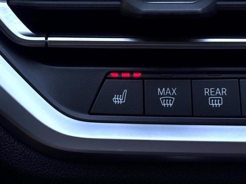 2022 BMW 330 i