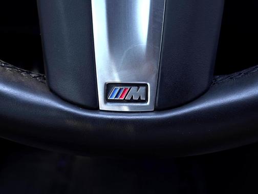 2022 BMW 330 i