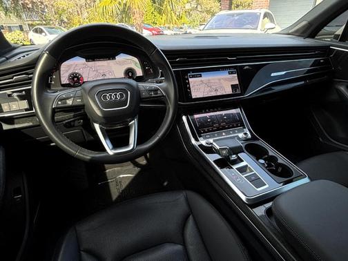 2021 Audi Q7 55 Premium Plus
