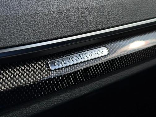 Mythos Black Metallic 2022 Audi SQ5 3.0T Premium Plus