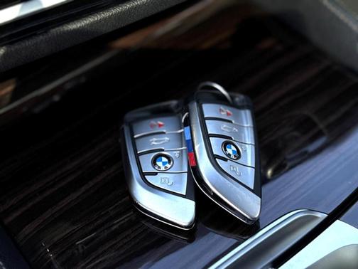 2022 BMW 530 i