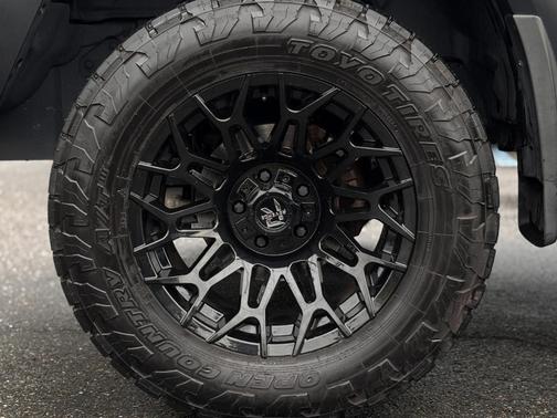 2020 RAM 1500 Classic SLT