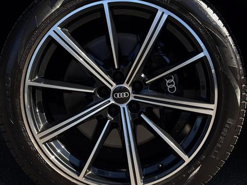 2021 Audi Q7 55 Premium Plus