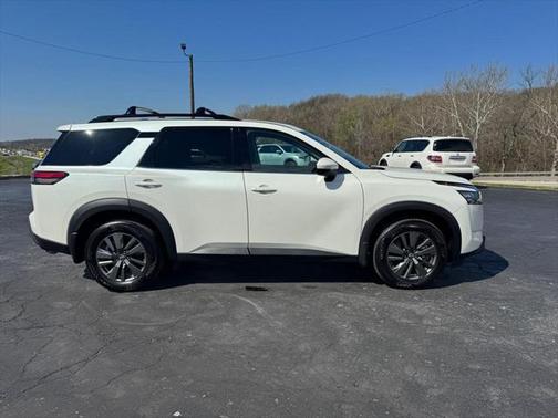 2024 Nissan Pathfinder SV 4WD