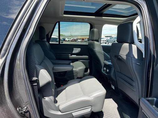 2025 Ford Expedition Max Active 4x4