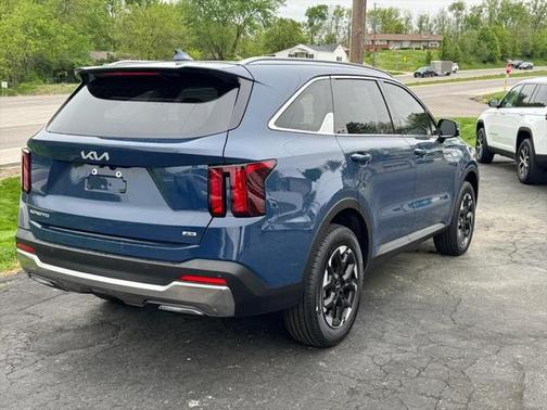 2025 Kia Sorento S