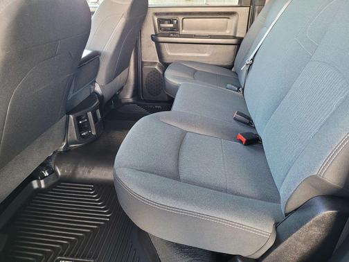 2022 RAM 2500 Tradesman Crew Cab 4x4 6'4' Box