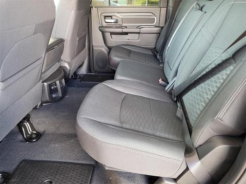 2025 RAM 2500 Big Horn Crew Cab 4x4 6'4' Box