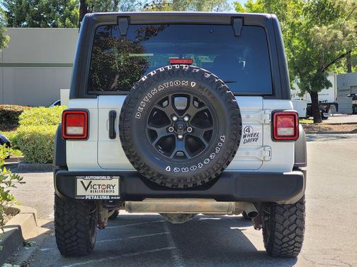 Bright White Clearcoat 2022 Jeep Wrangler Willys